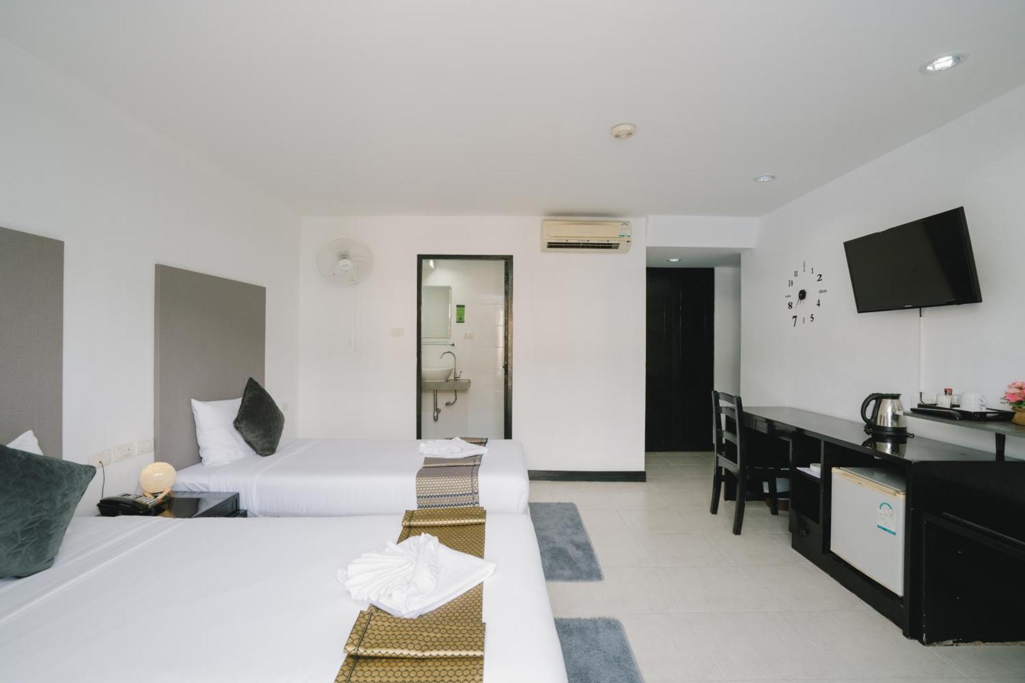 מלון Noble House Patong מראה חיצוני תמונה